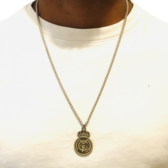 Real Madrid Badge Necklace- Soccer Pendant - Picture 5 of 5